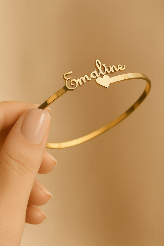 Custom Name Bracelet – Personalized Jewelry Gift with Elegant Letter Design  Product Description: