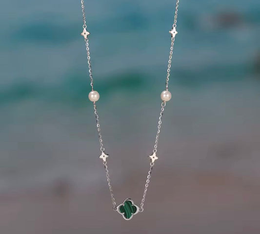 925 Silver Choker Necklace with Shell Pearls and Green Malachite – Four-Leaf Clover Style